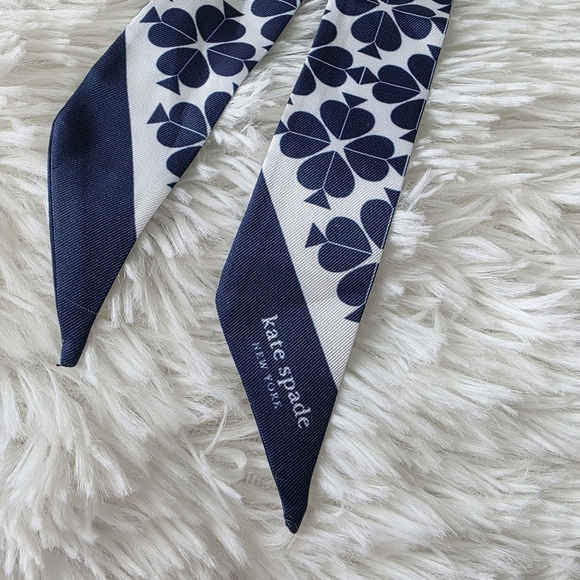 Kate Spade Blue And White Patterned Twilly - Picture 3 of 6